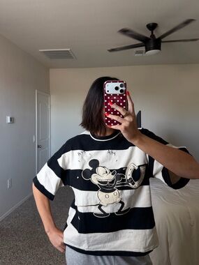 Striped Mickey horseshoe tee